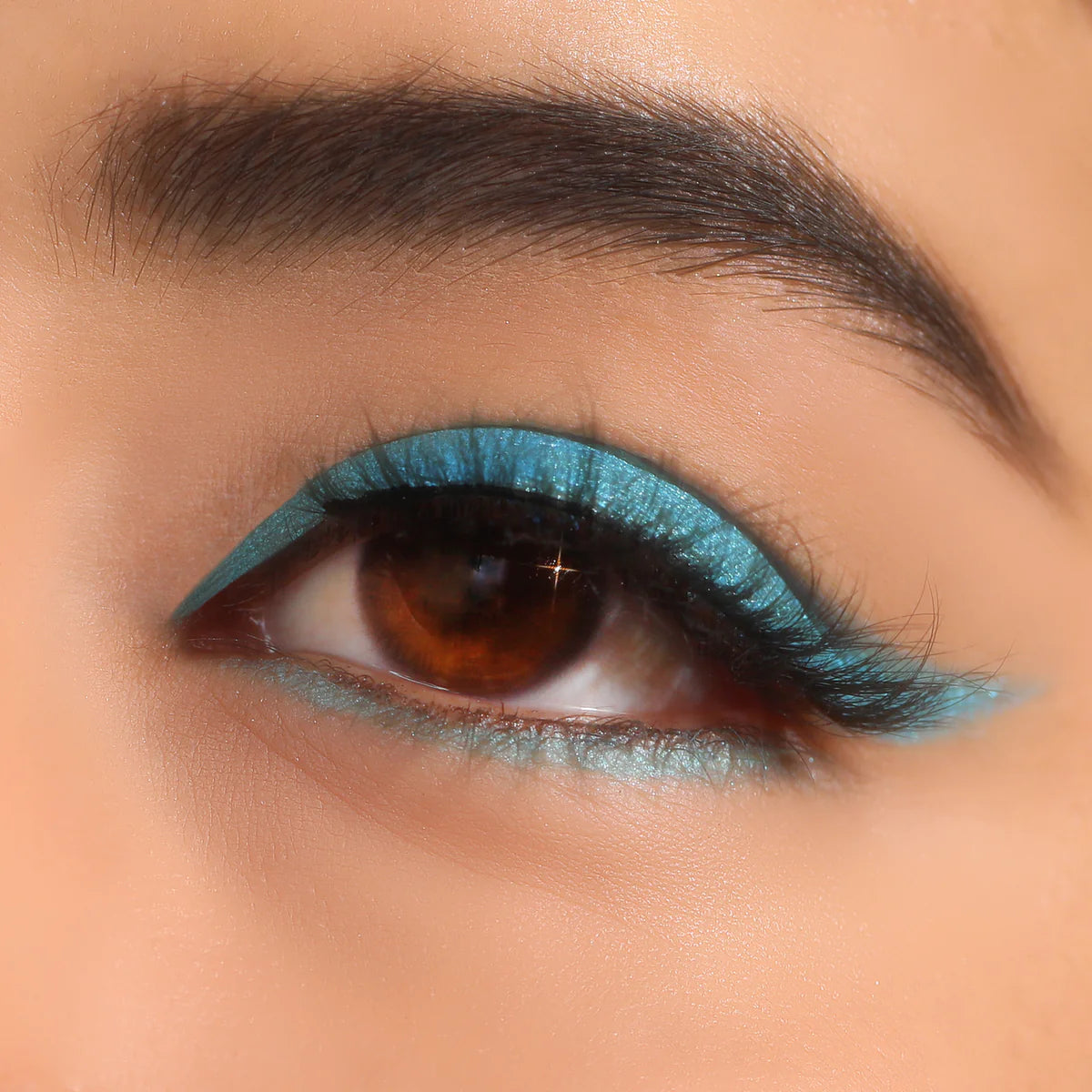 MOIRA- STATEMENT SHIMMER LINER (017, SKY BLUE)