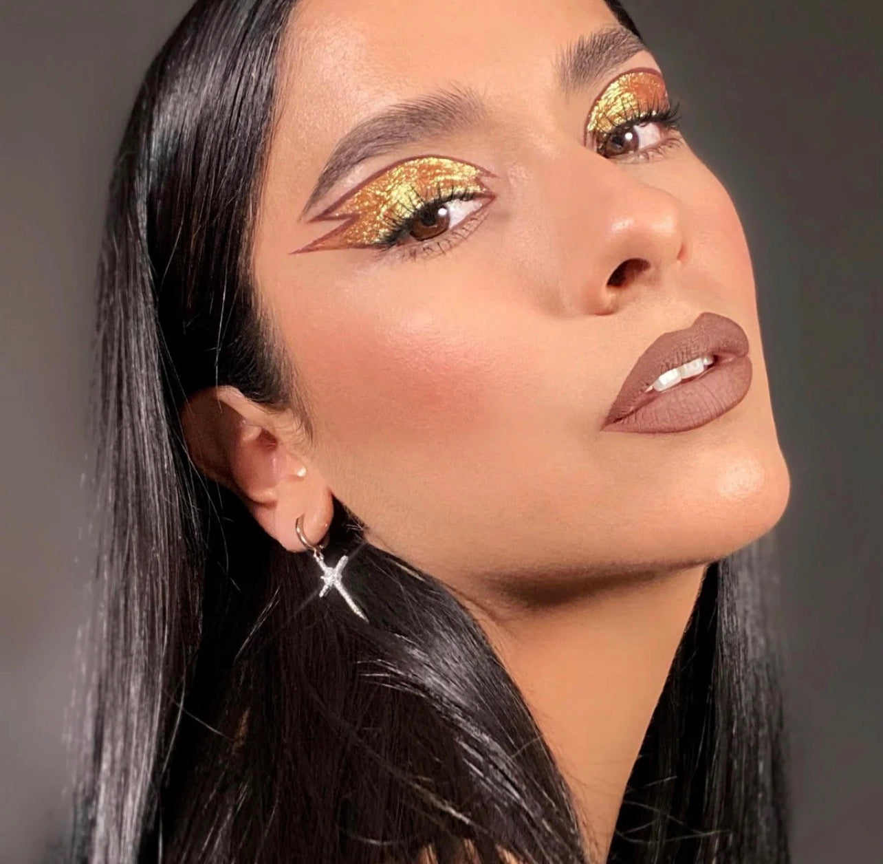 Moira DIAMOND DAZE LIQUID SHADOW (006, GOLDSTAR)