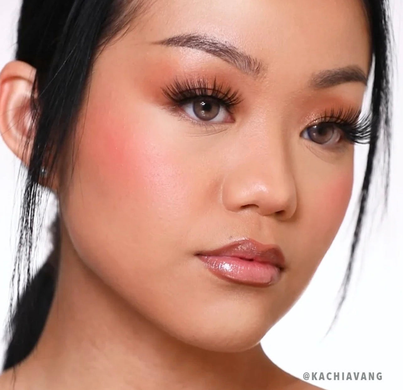 SIGNATURE OMBRE BLUSH (003, BELLA PINK)