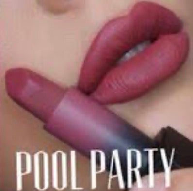 Huda Beauty POWER BULLET MATTE LIPSTICK pool party