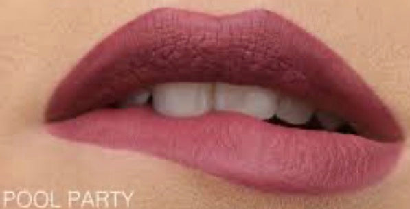 Huda Beauty POWER BULLET MATTE LIPSTICK pool party