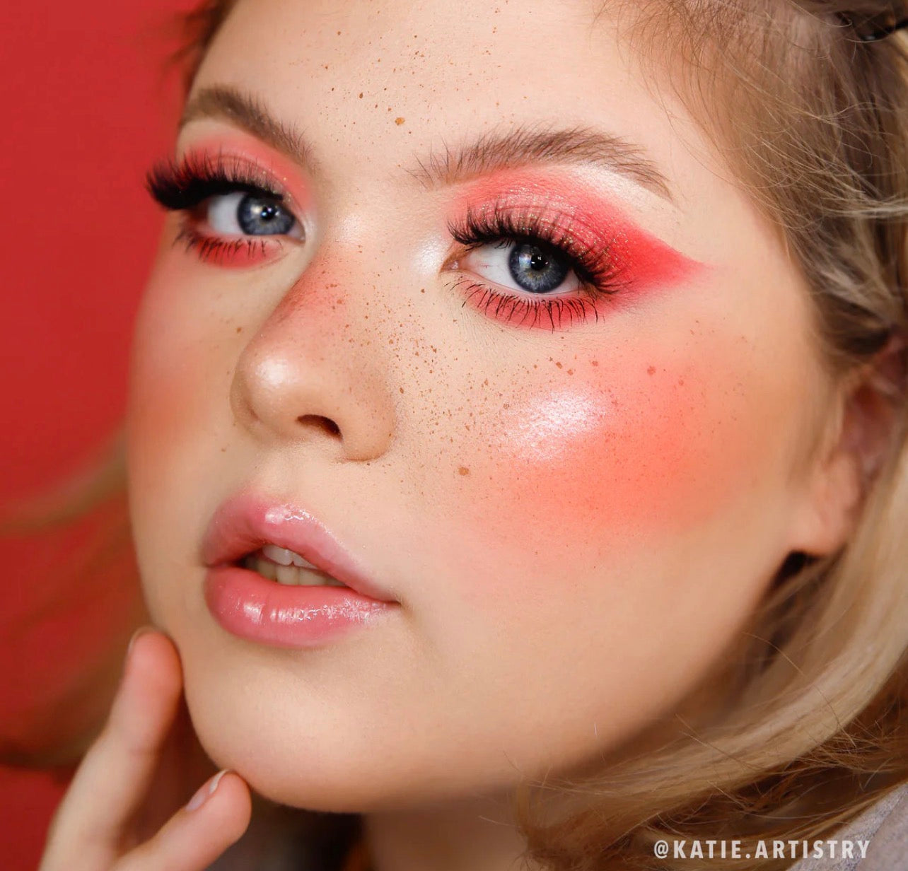 SIGNATURE OMBRE BLUSH (003, BELLA PINK)
