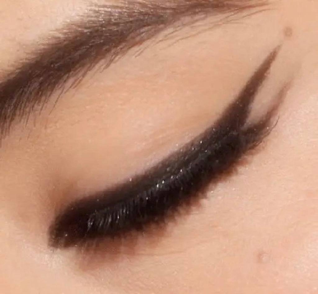 STATEMENT SHIMMER LINER (011, BLACK PEARL)