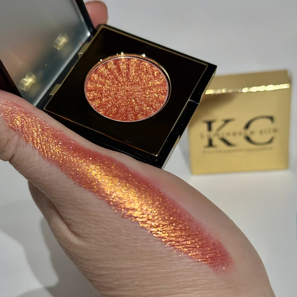 Kaima Cosmetics LUMINESCE SILK PRESSED PIGMENT EYESHADOW -   RUBY