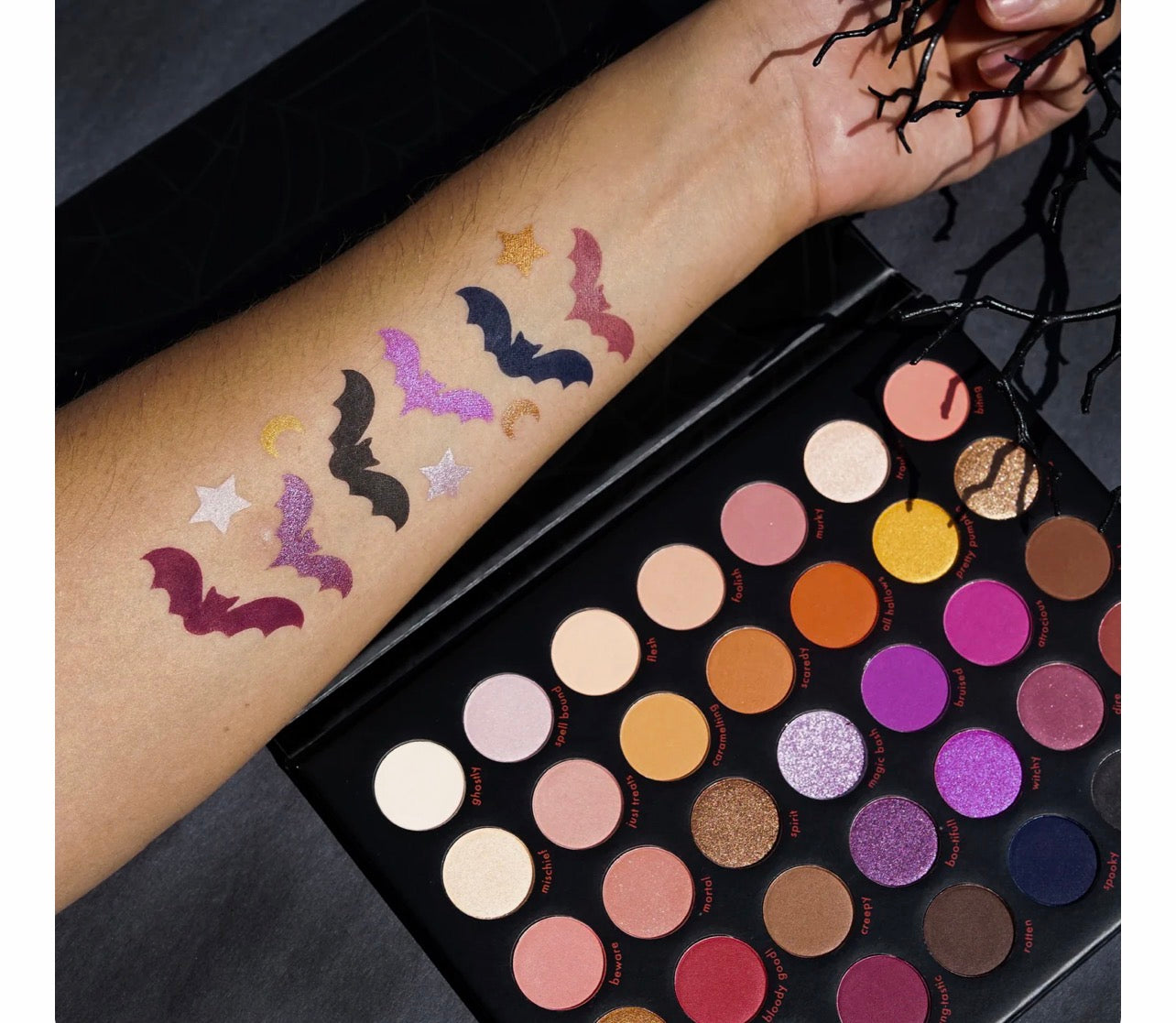 Kara Beauty On the Haunt' Creative Eye Palette